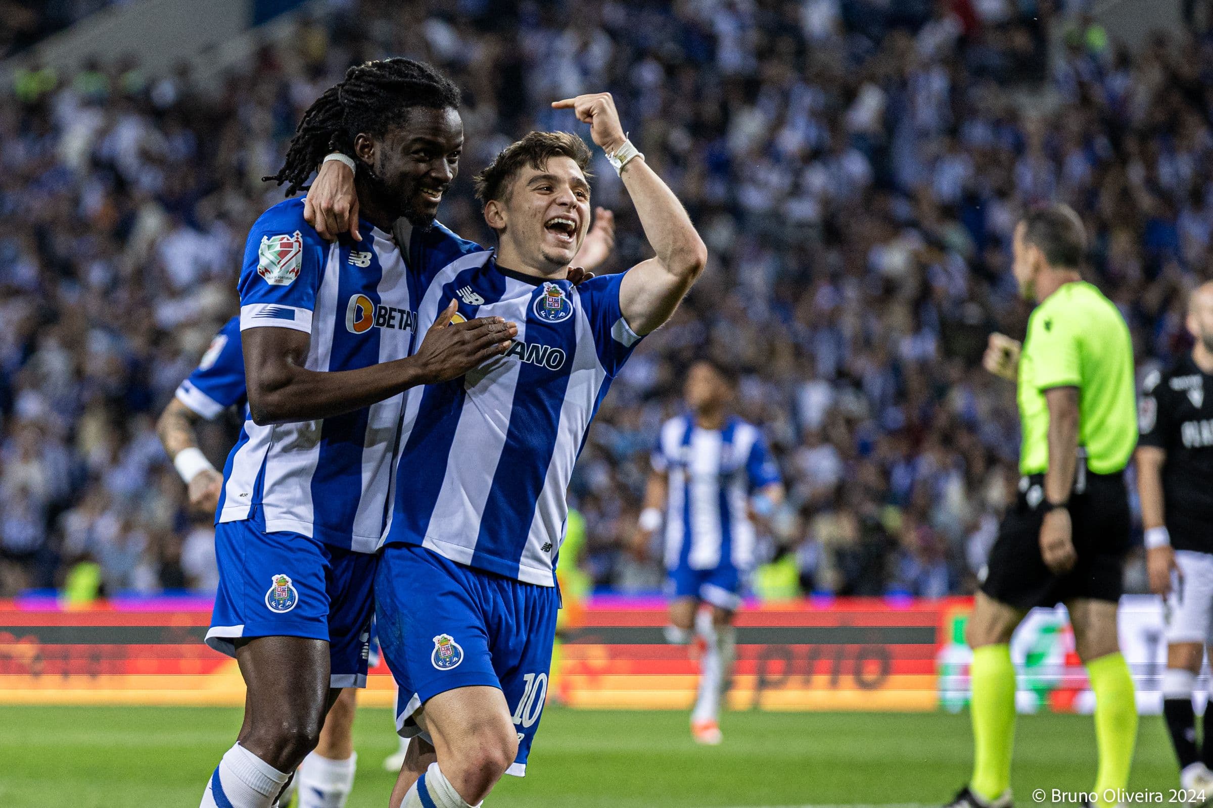 FC Porto beat Vitória SC to reach Cup Final