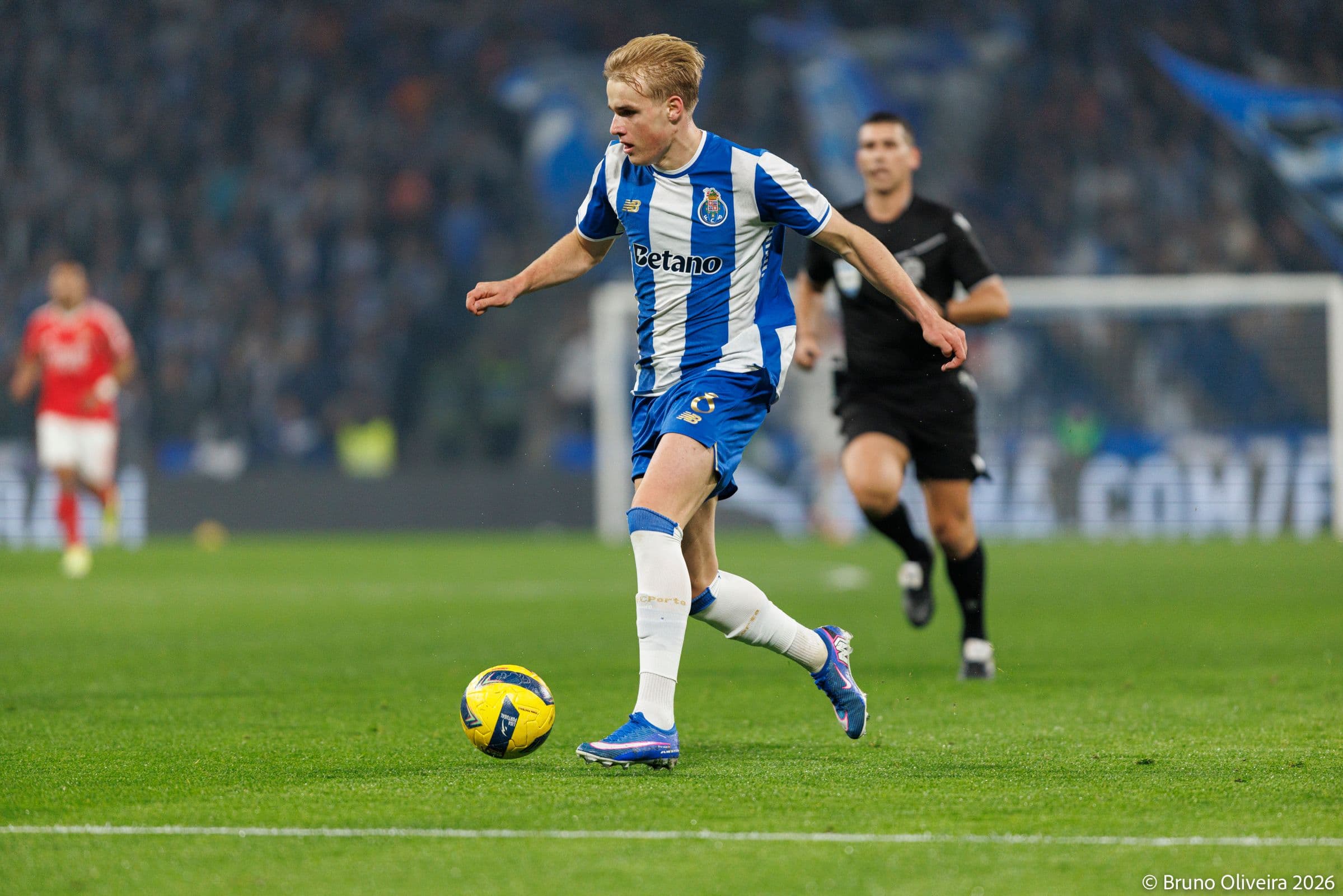 Victor Froholdt, Porto's rising midfield sensation.